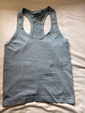 Lululemon swiftly size 4